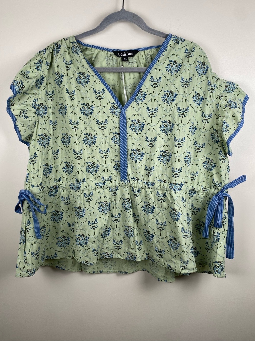 NWT Davi & Dani Green Floral Cotton Peplum Top Adjustable Waist 1XL
